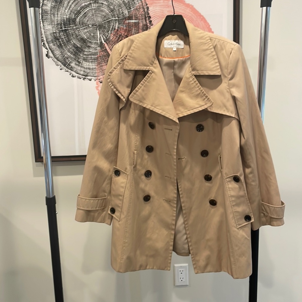 Never worn Calvin Klein beige tan raincoat double breasted working pockets sizeL